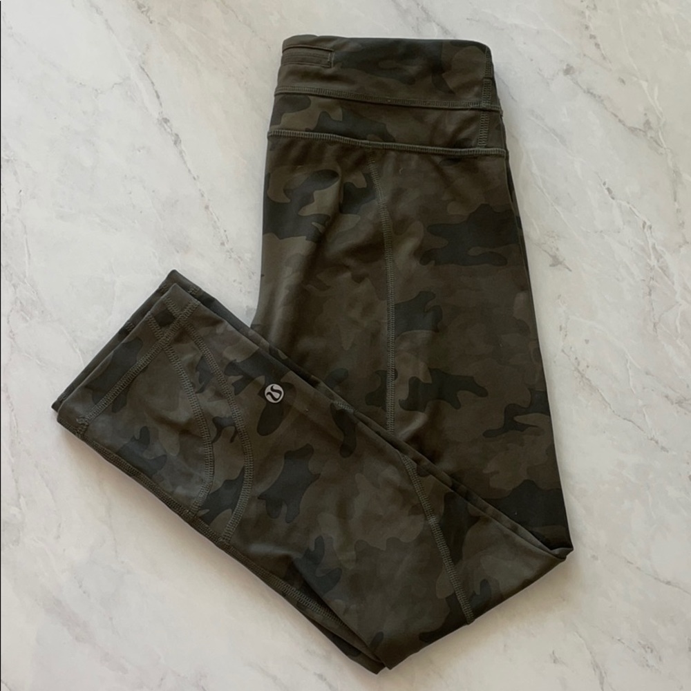 Lululemon crops